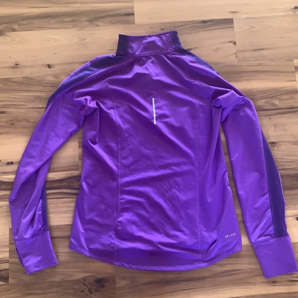 Nike Dri Fit Athletic Top - Picture 3 of 3